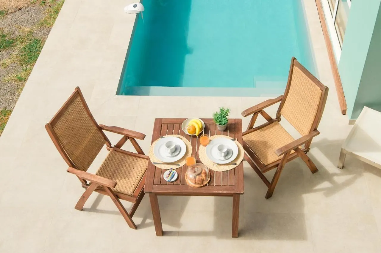 Suites Anagani Le Francois 0*,